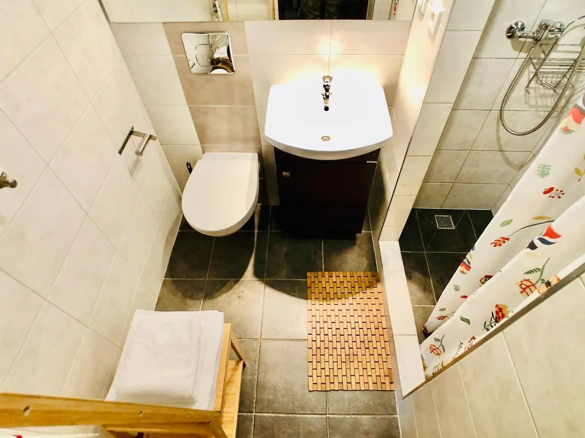 Studio Z Ogrodem Przy Starej Zajezdni Cracovia