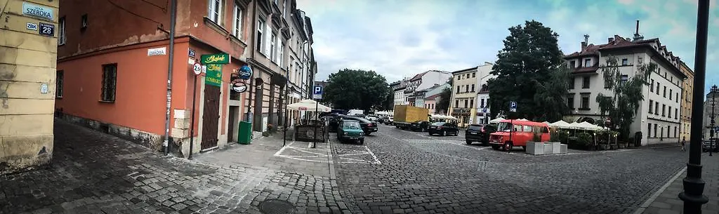 Studio Z Ogrodem Przy Starej Zajezdni Cracovia 0*,